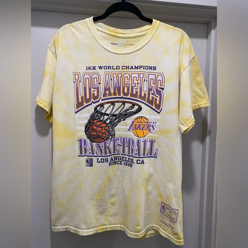 Mitchell & Ness World Champions Los Angeles Lakers Yellow Tie Dye Graphic Shirt - Picture 1 of 6